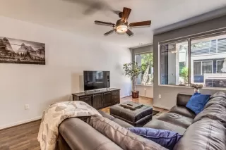 Photo #5: 6103888 Listing