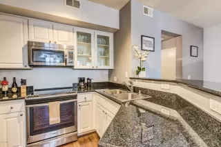 Photo #6: 6103888 Listing