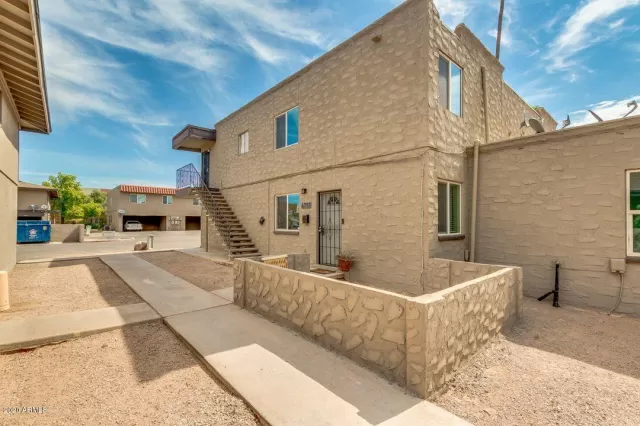 MLS: 6103949 Condo For Sale