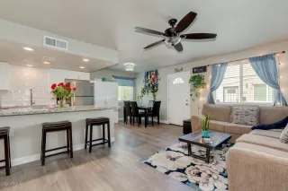 Photo #2: 6103949 Listing 