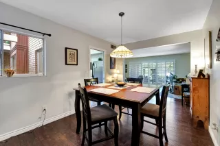 Photo #5: 6103959 Listing