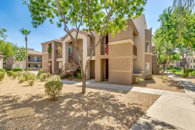 MLS: 6103968 Condo For Sale