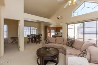 Photo #5: 6103972 Listing