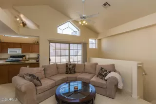 Photo #6: 6103972 Listing