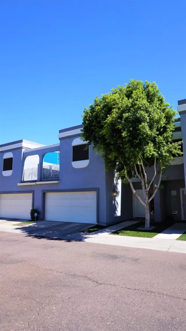 MLS: 6104020 Condo For Sale