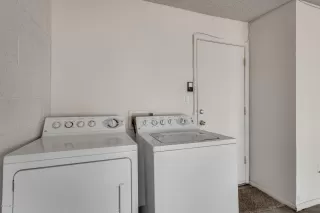 Photo #5: 6104027 Listing