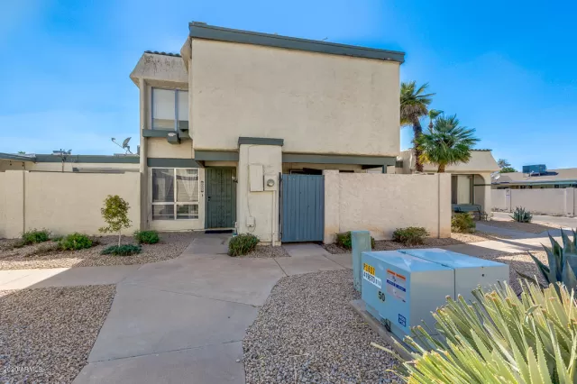 MLS: 6104116 Condo For Sale