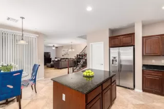 Photo #5: 6104251 Listing