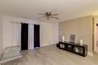 Photo #4: 6104295 Listing