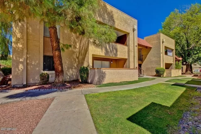 MLS: 6104353 Condo For Sale