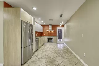 Photo #4: 6104362 Listing