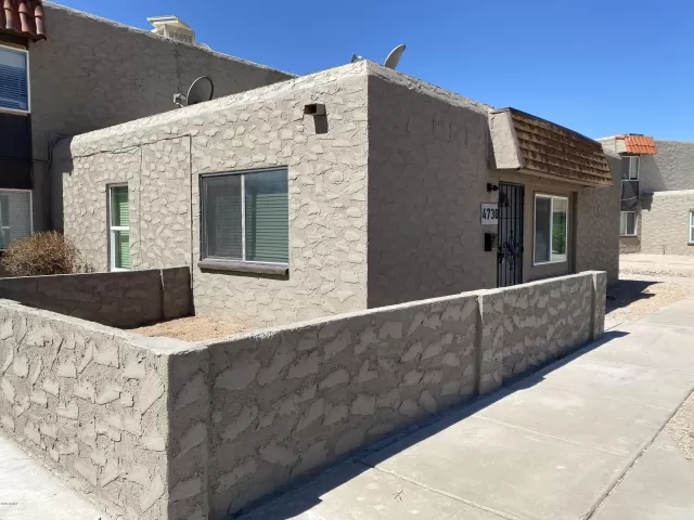 MLS: 6104558 Condo For Sale