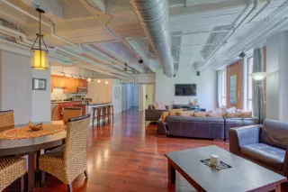 Photo #6: 6104711 Listing