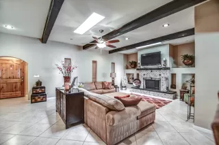 Photo #4: 6104853 Listing