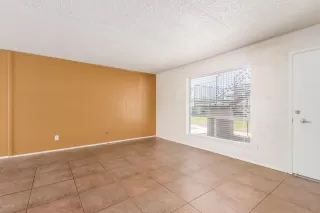 Photo #6: 6104912 Listing