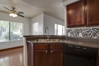 Photo #4: 6105030 Listing