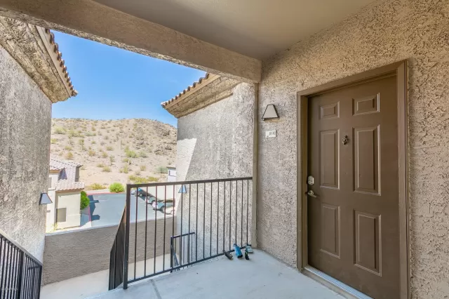 MLS: 6105235 Condo For Sale