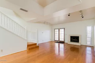 Photo #3: 6105397 Listing