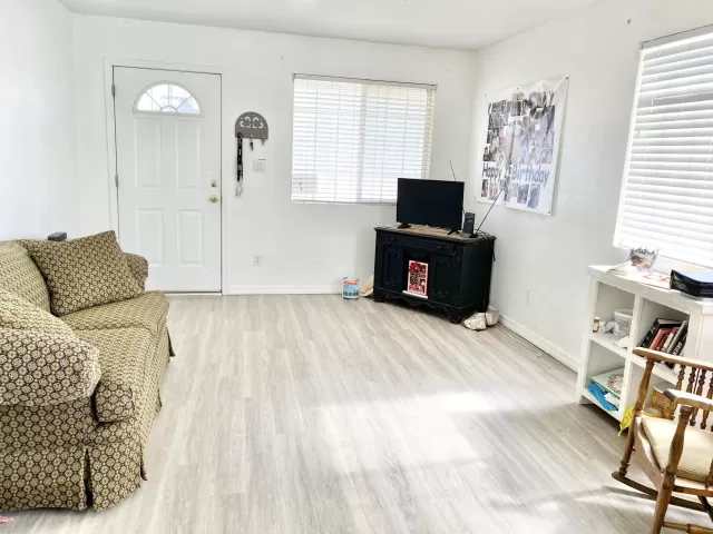 MLS: 6105462 Condo For Sale