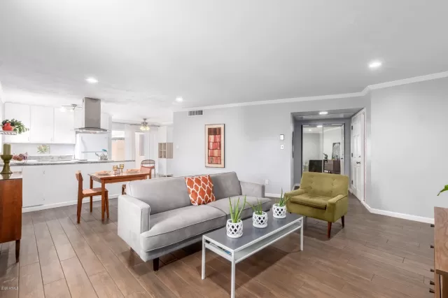 MLS: 6105697 Condo For Sale