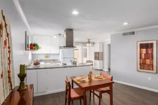 Photo #3: 6105697 Listing