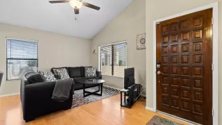 Photo #1: 6105883 Listing