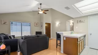 Photo #3: 6105883 Listing