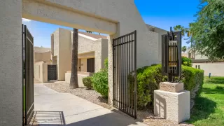 Photo #5: 6105883 Listing