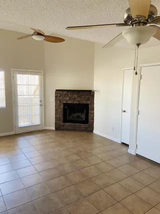 Photo #4: 6106045 Listing