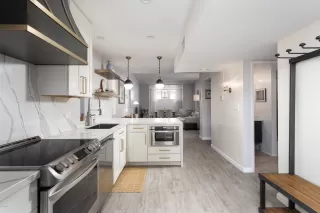 Photo #3: 6106126 Listing