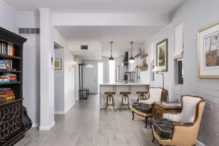 Photo #6: 6106126 Listing