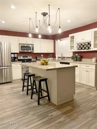 Photo #4: 6106176 Listing