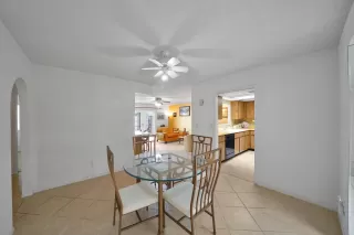 Photo #4: 6106273 Listing