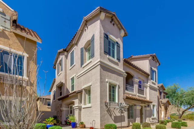 MLS: 6106698 Condo For Sale