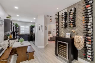 Photo #2: 6106698 Listing 