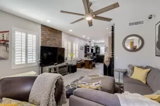 Photo #5: 6106698 Listing 