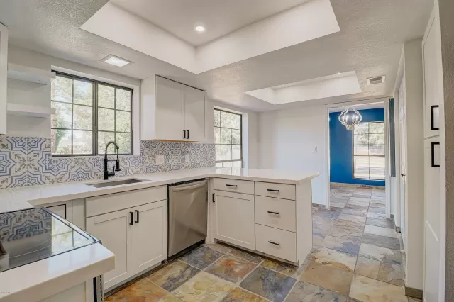 MLS: 6106734 Condo For Sale