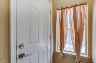 Photo #4: 6106810 Listing