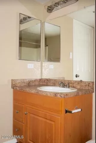 Photo #4: 6106836 Listing