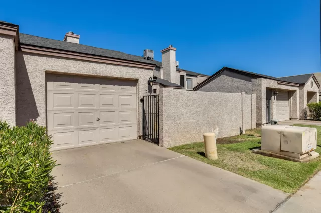 MLS: 6106837 Condo For Sale