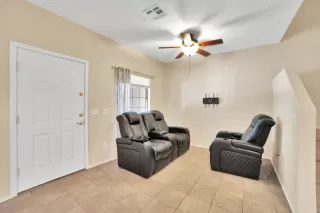 Photo #3: 6107018 Listing