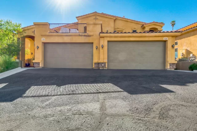 MLS: 6107078 Condo For Sale