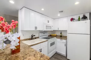 Photo #1: 6107094 Listing 