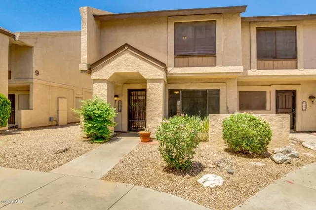 MLS: 6107109 Condo For Sale