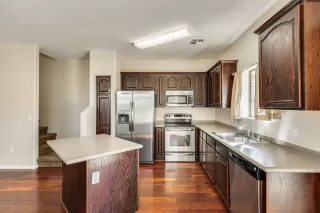 Photo #1: 6107118 Listing