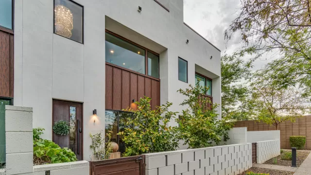 MLS: 6107153 Condo For Sale