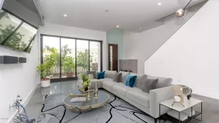 Photo #2: 6107153 Listing