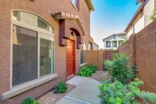 Photo #2: 6107157 Listing