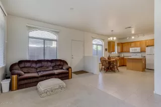 Photo #5: 6107157 Listing