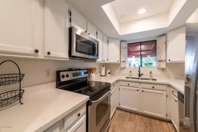 MLS: 6107158 Condo For Sale